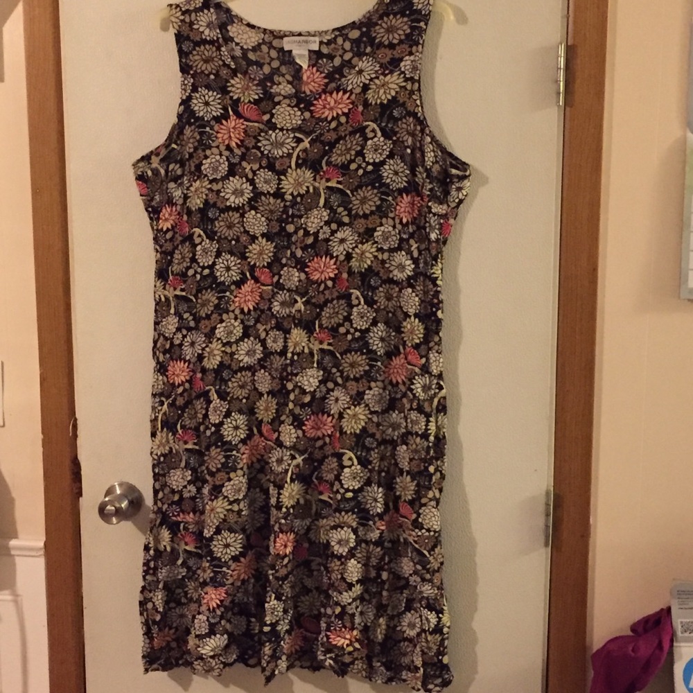 🌶 Brown floral dress